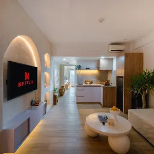 **** Hotel Sunset Suites, 1 Bed Apartment, Jayakarta Indonesia